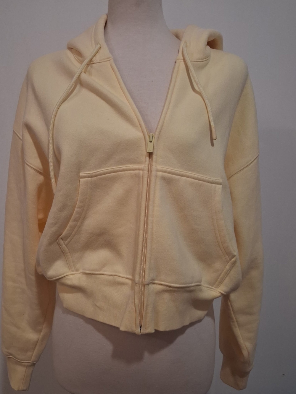 NWT Aritzia Cozy Sweatfleece Boyfriend Boxy Zip Hoodie Medium Lemonade